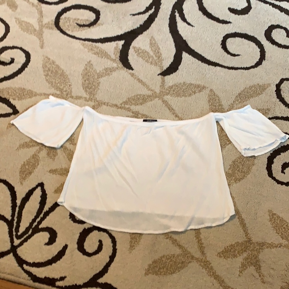 Ambiance Off the Shoulder Crop top size XL
